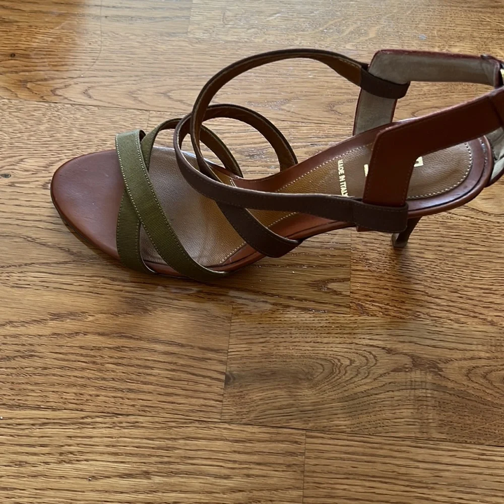 Beautiful leather Fendi sandals